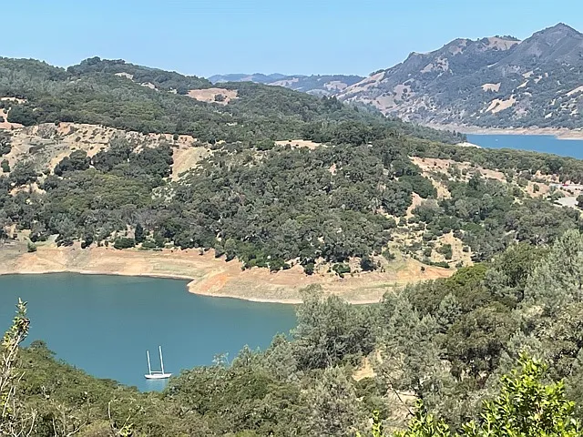lake sonoma boating, fishing only 15 minutes away
