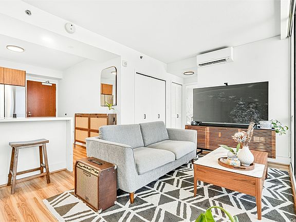 4th image of 909 Kapiolani Blvd APT 2902