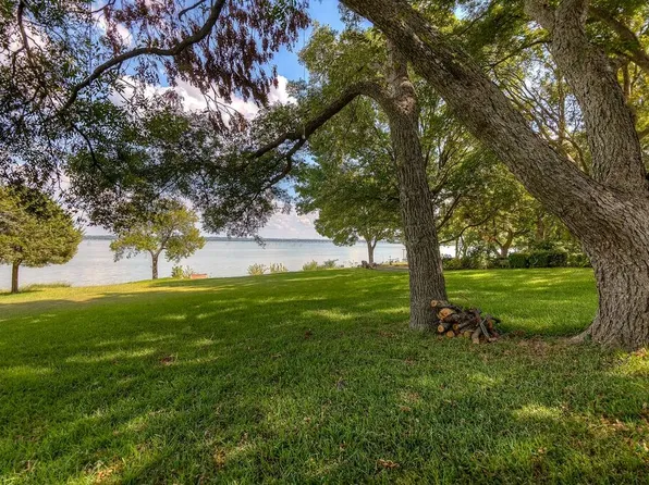 8502 Columbia Dr, Rowlett, TX 75089