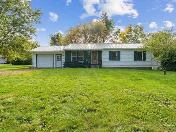 186 Bee Gee Ct, Lapeer, MI 48446