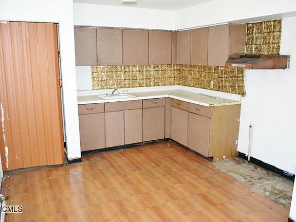 2nd image of 28 Karen Ct