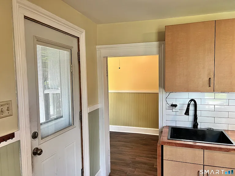 1596 Main St — Photo 6