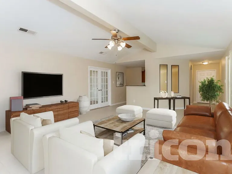 333 Summer Horse Dr — Photo 2