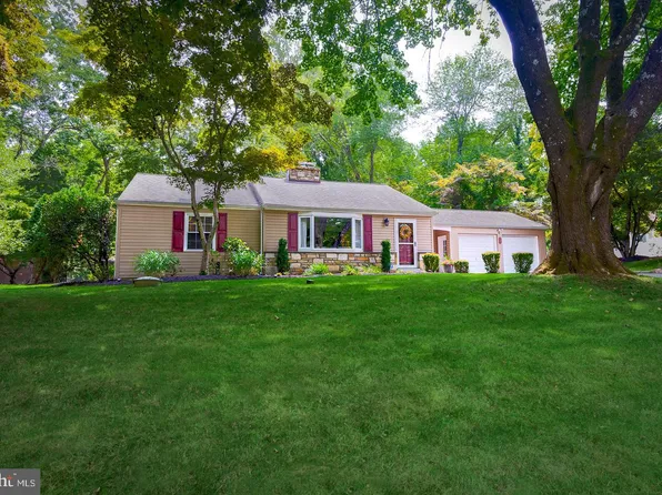 2631 Arrowhead Dr, Feasterville Trevose, PA 19053