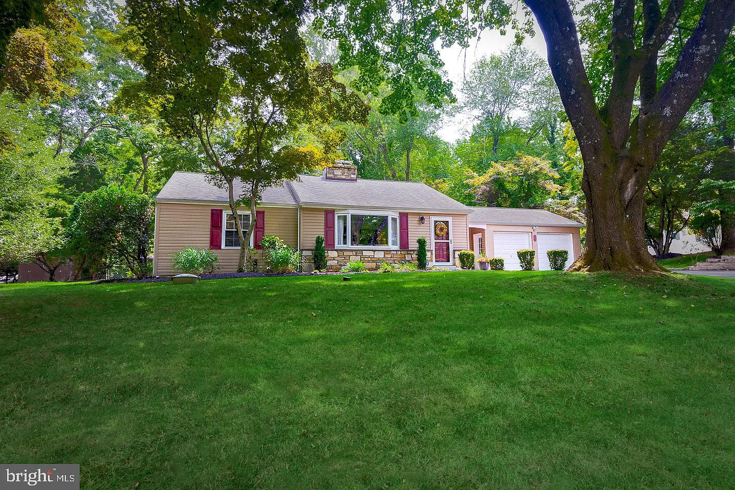 2631 Arrowhead Dr photo 1
