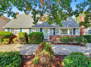 5 Drake St, Valley Stream, NY 11580