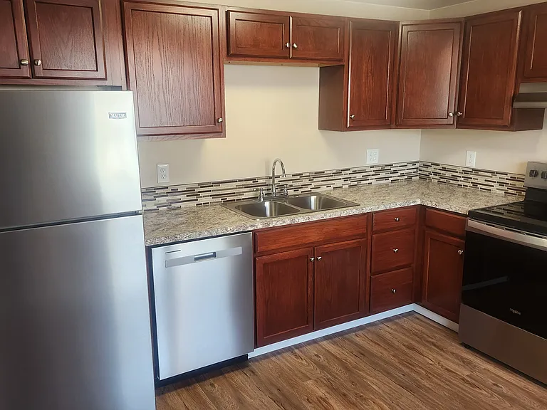 629 Glen St #3G — Photo 1