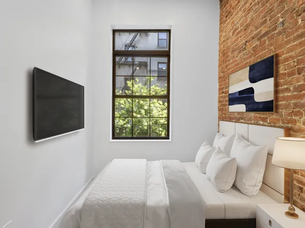 43 West 8th Street image 4 of 13