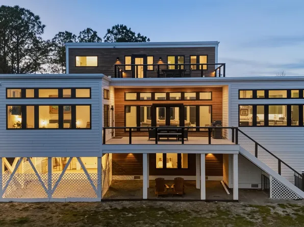 135 Heron Cove Road, Hampstead, NC 28443