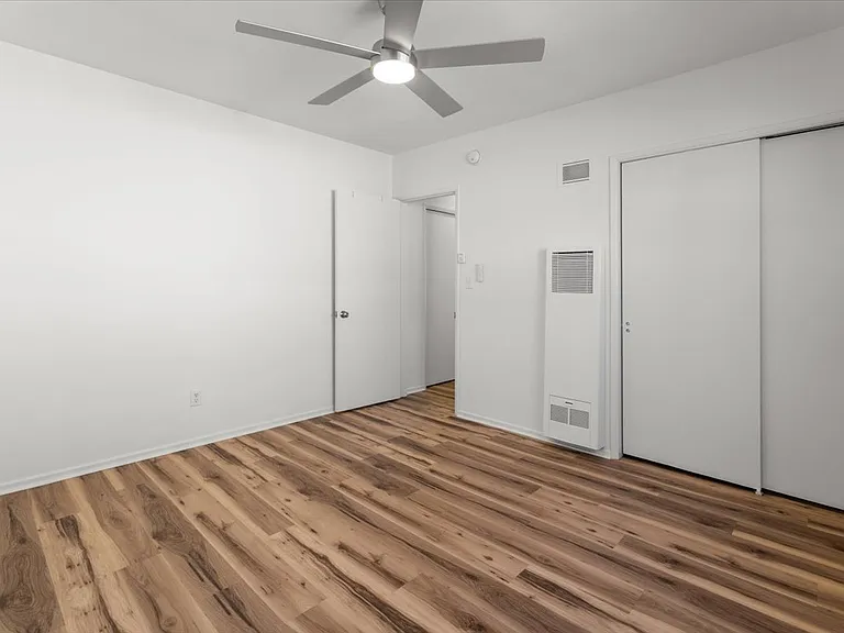 147 N La Peer Dr #9 — Photo 15