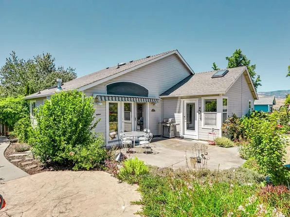 426 Parkside Dr, Ashland, OR 97520