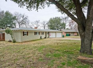 1956 Loma Linda Ct, Fort Worth, TX 76112