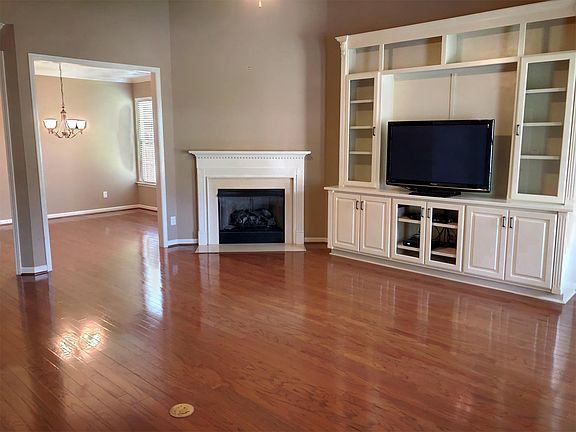 3rd image of 2907 Blossom Park Dr SE