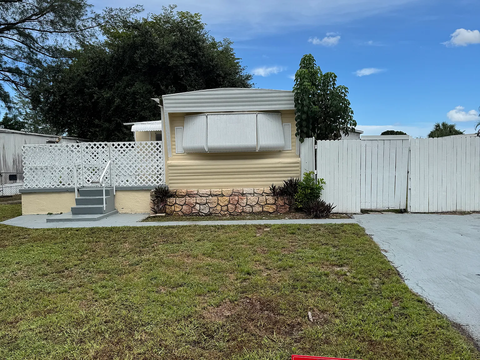 2 bed, 725 sqft, $1,750 — Photo 1