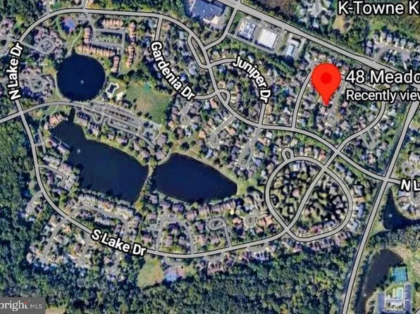 48 Meadowrue Ct, Mount Laurel, NJ 08054