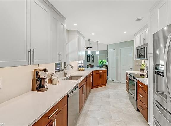 5th image of 9787 Country Oaks Dr