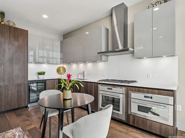 123 Lexington APT 1309, San Antonio, TX 78205