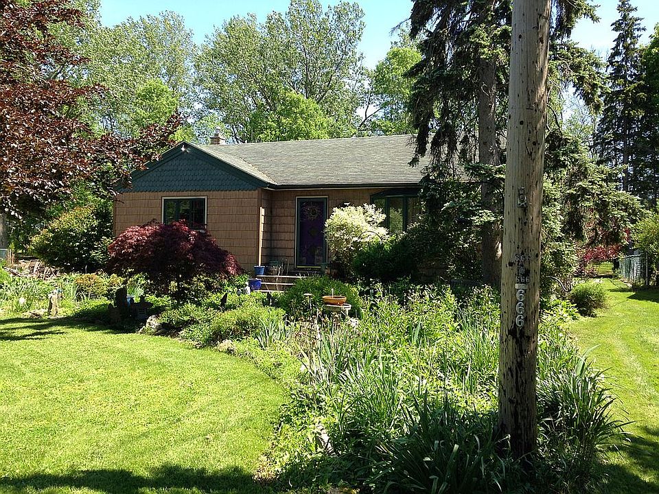 1st image of 666 Creekside Dr