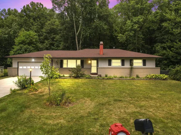 371 Meadow Way SW, Pataskala, OH 43062