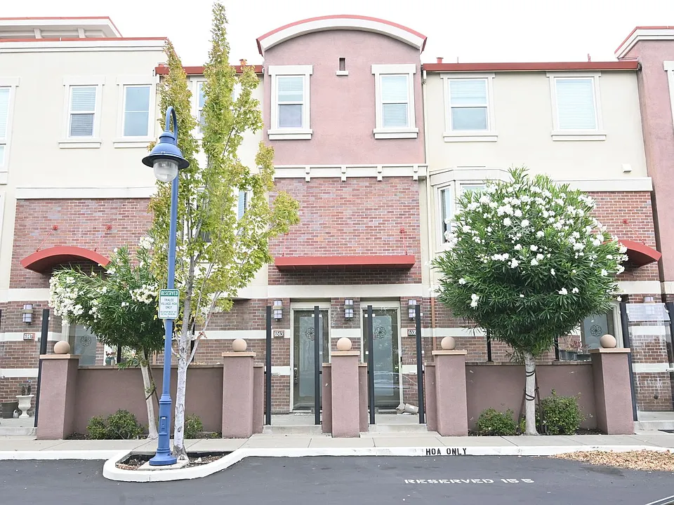 6543 Tralee Village Dr