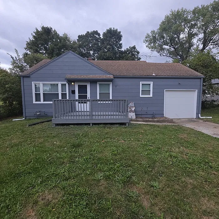 2 bed, 1.0 bath, 1068 sqft, $1,150 — Photo 2