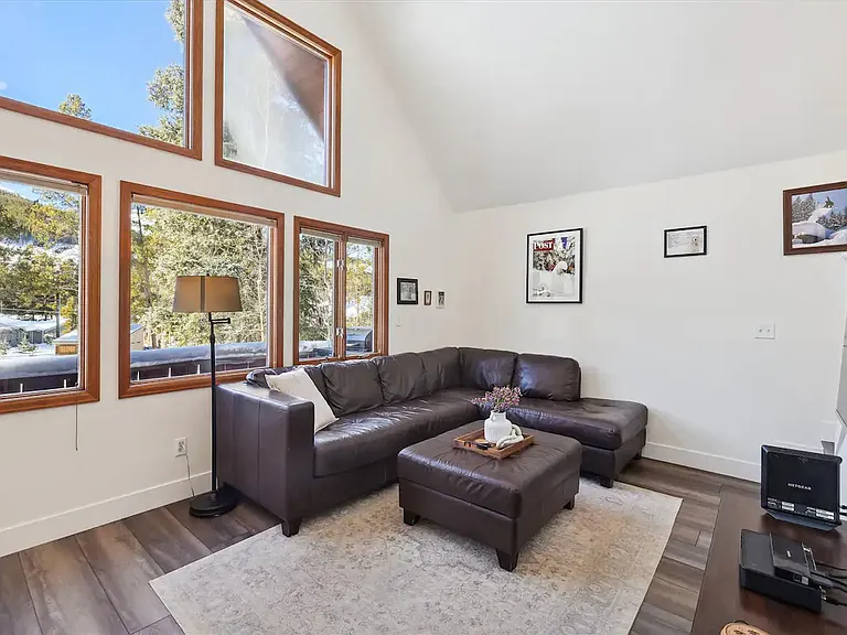 71 Regal Cir — Photo 5