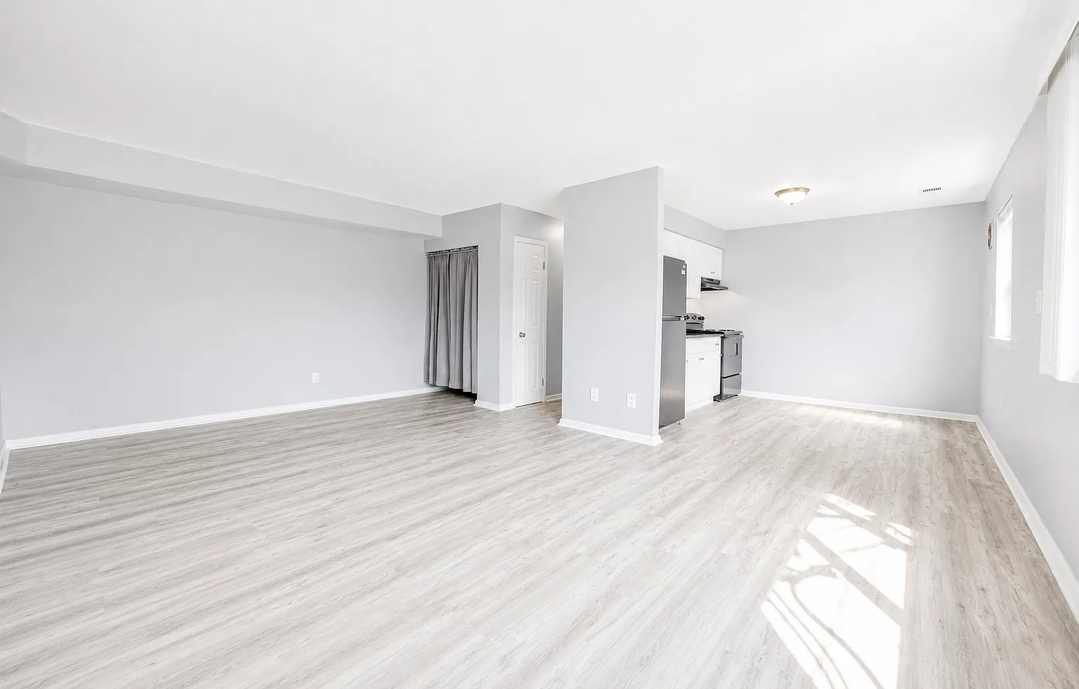 2602 Jefferson Streetapt — Photo 2