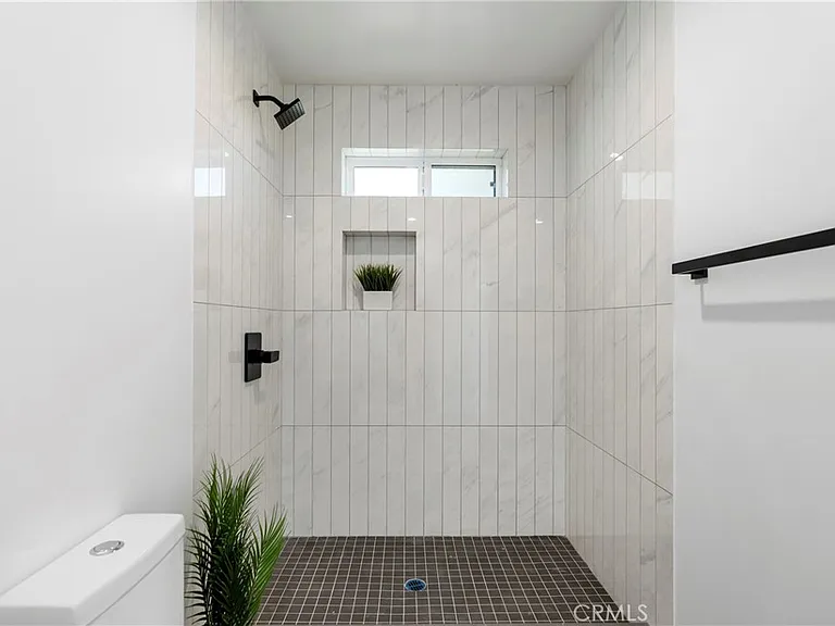 2517 Alsace Ave #1/2 — Photo 18