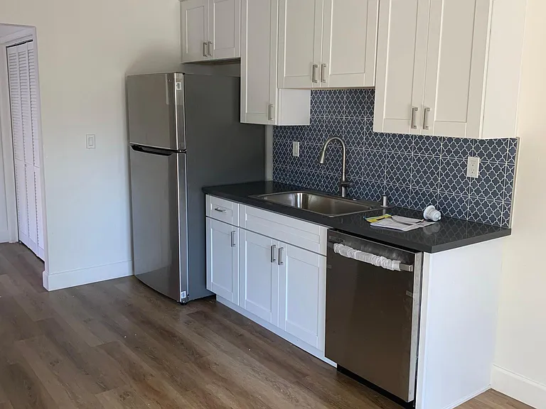 698 Chemeketa Dr — Photo 1