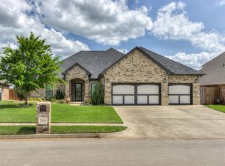 3108 Drake Crest Dr, Edmond, OK 73034