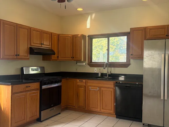 83 Belgrade Ave Floor 2, Roslindale, MA 02131