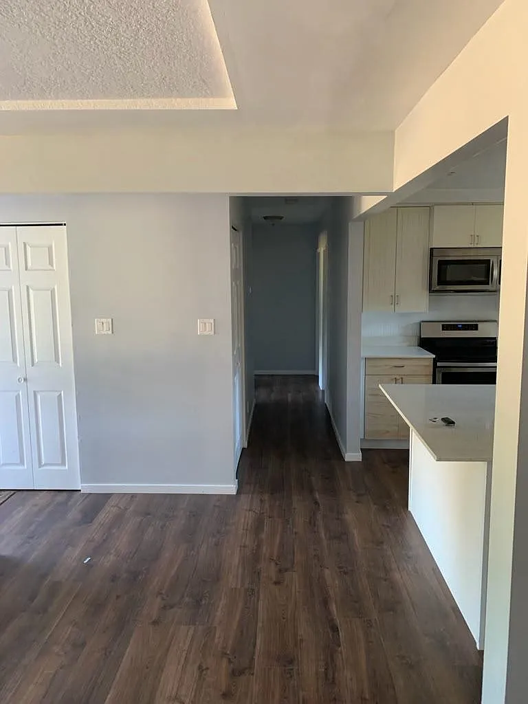 3 bed, 1160 sqft, $2,950 — Photo 3