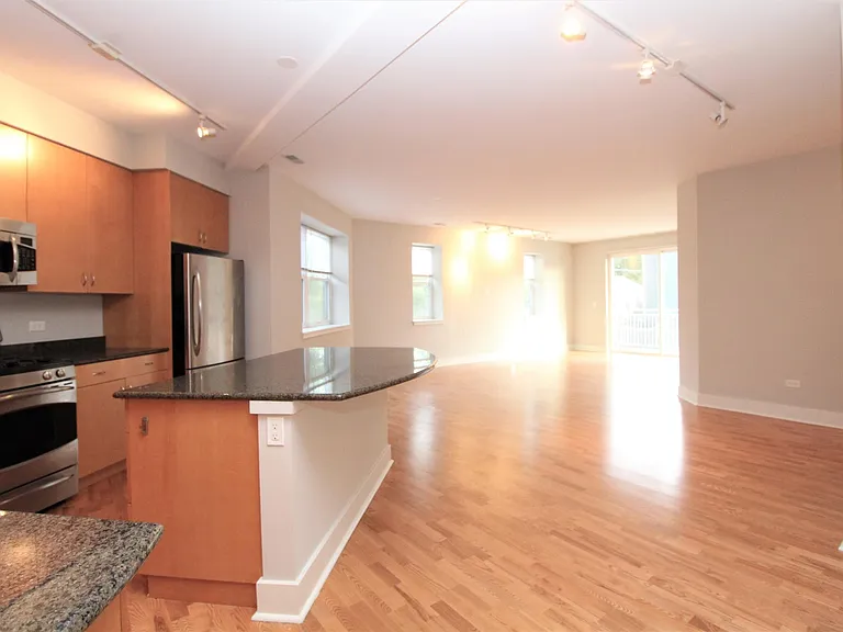 1870 N Winnebago Ave #2D — Photo 27