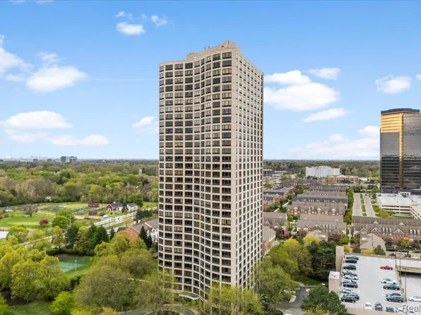 5000 Town Ctr #3303-3304, Southfield, MI 48075