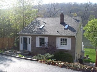 70 Lakeside Ave, Hardyston, NJ 07460