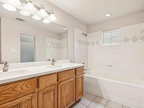 2nd image of 4224 Towne Lake Ct