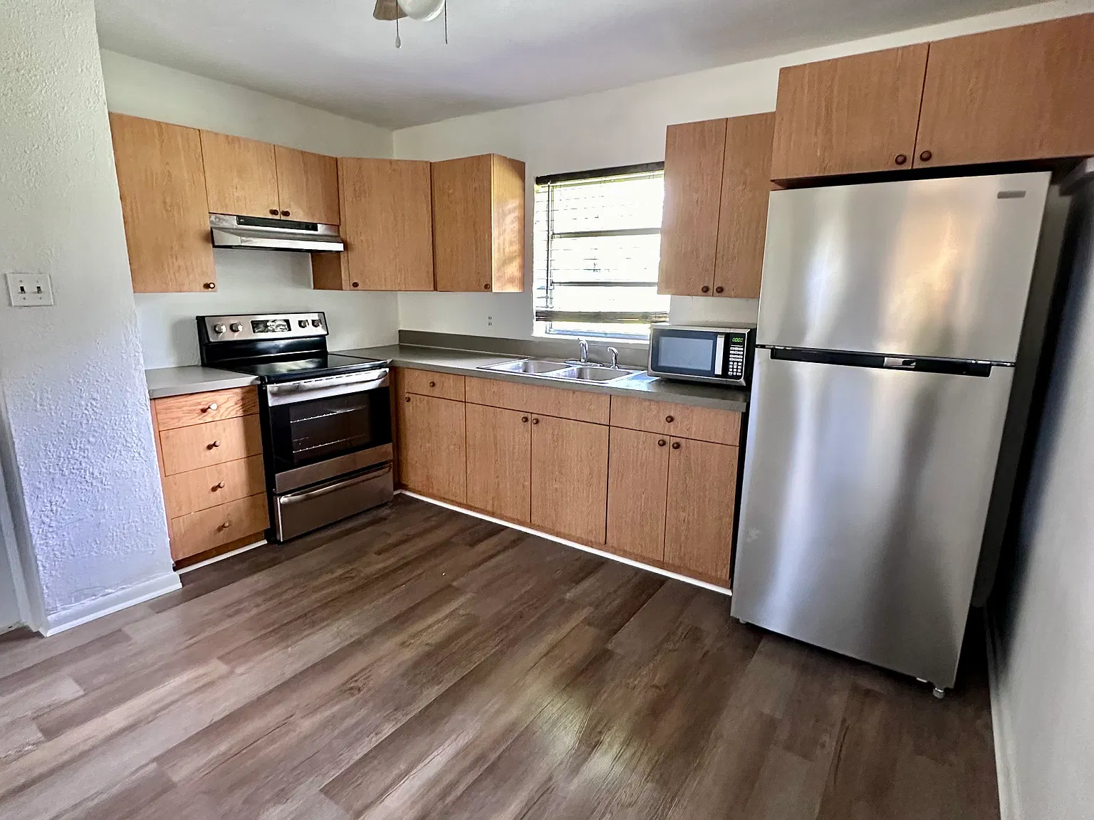 3 bed, 1230 sqft, $1,550 — Photo 3