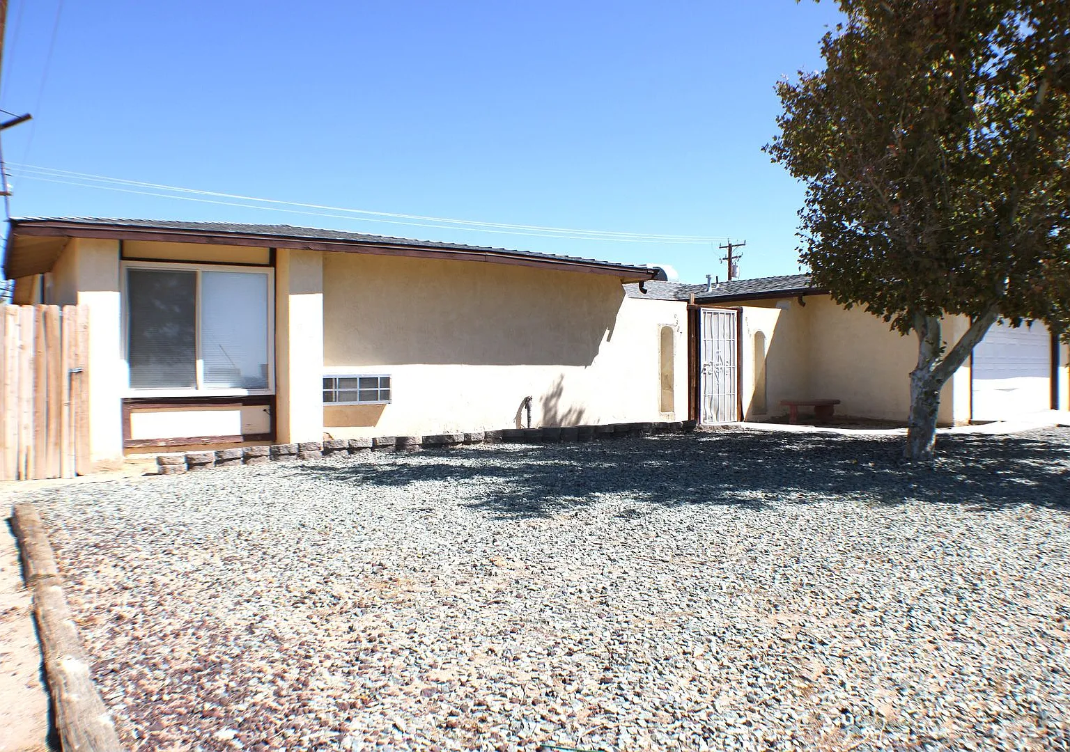 Charming 2 Bedroom, 1 Bath in California City, CA! — Photo 1