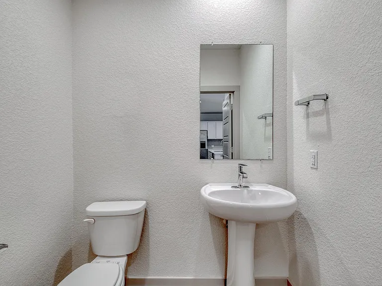 7501 Smallwood Dr — Photo 26
