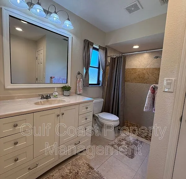 3185 Clifford St — Photo 53