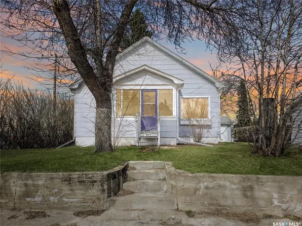302 6th AVENUE E, Melville, SK S0A 2P0
