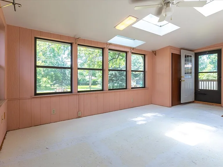 7221 Lexington Ave — Photo 13