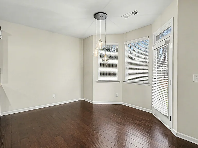 5873 Keystone Ln — Photo 11