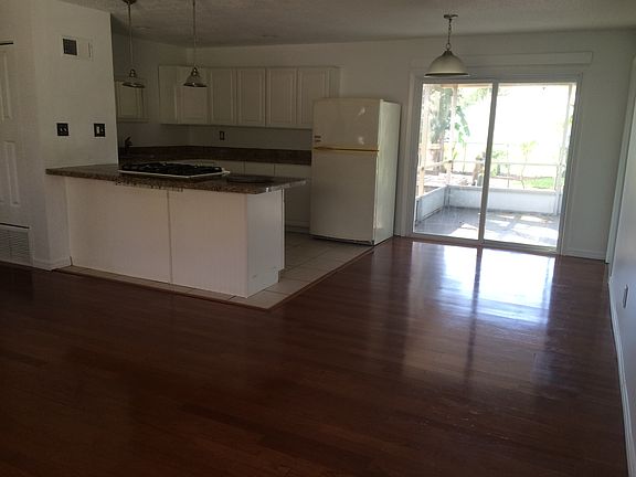 2nd image of 2644 Fountainhead Blvd