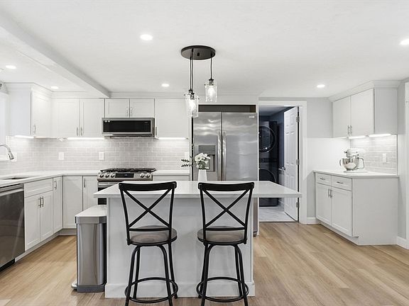 3rd image of 110 Union St