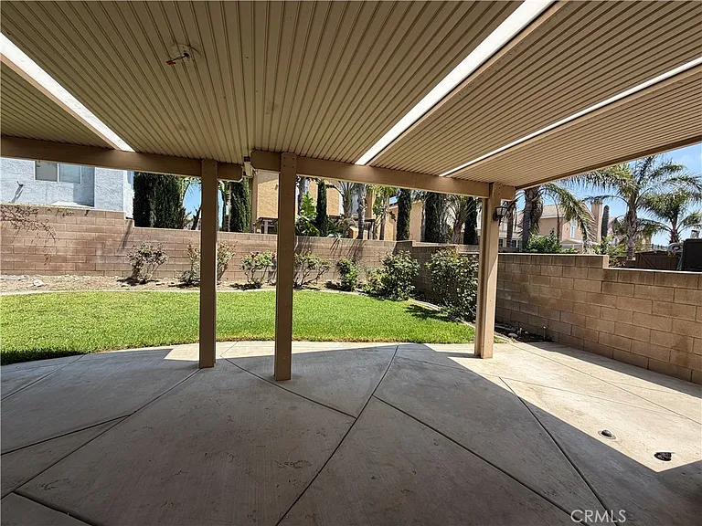 5569 Hunt Club Dr — Photo 34