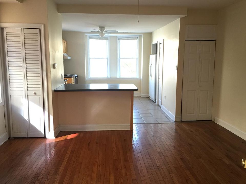 1st image of 1411 Moore St Floor 2