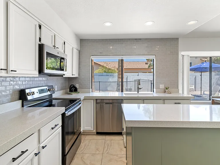 1436 E Kent Ave — Photo 27
