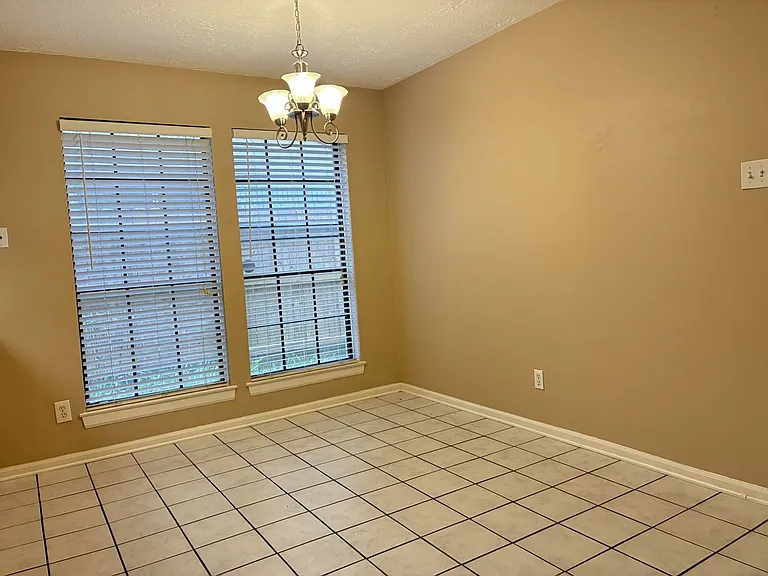 16042 Pinyon Creek Dr — Photo 7