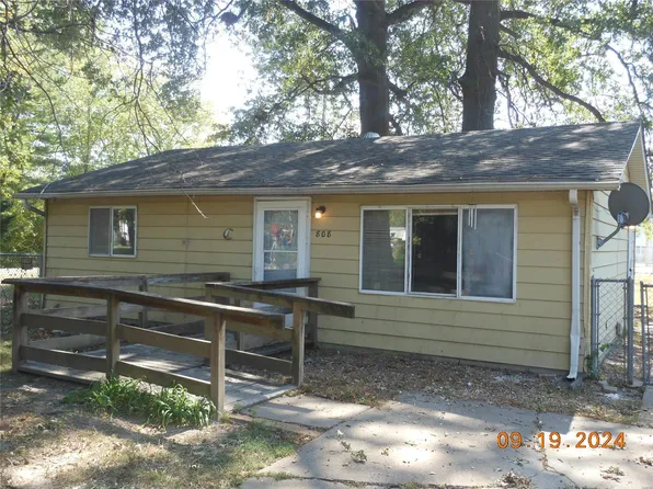 808 Park St, South Roxana, IL 62087